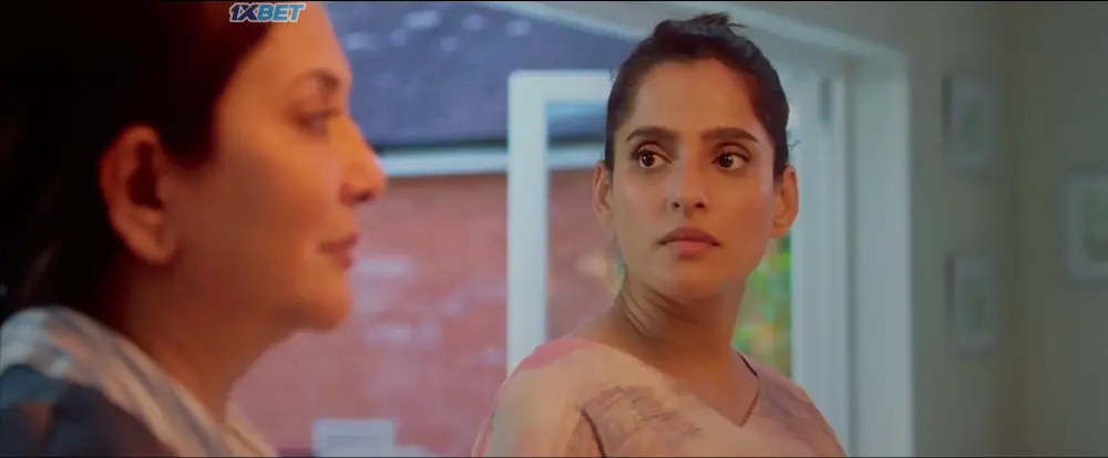 View Bin Lagnachi Goshta (2015) — screenshot Bin Lagnachi Goshta (2015) — screenshot