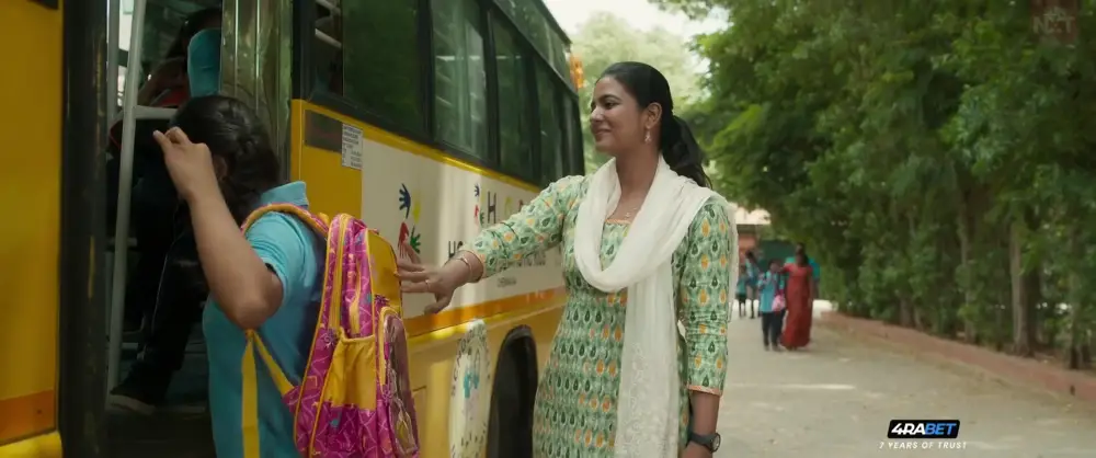 View Theeyavar Kulaigal Nadunga (2022) — screenshot Theeyavar Kulaigal Nadunga (2022) — screenshot